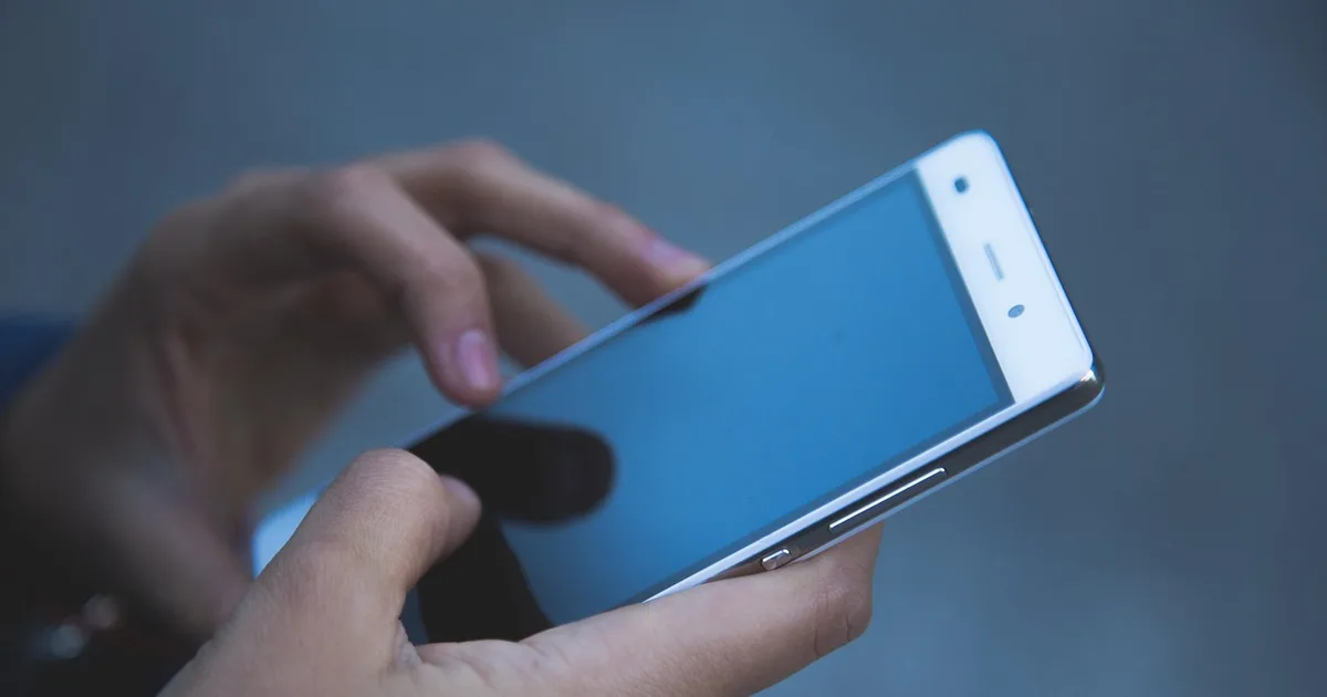 iPhone 16 vs Galaxy S25 en 2026: cuál comprar ahora que ya hay iPhone 17 y Galaxy S26